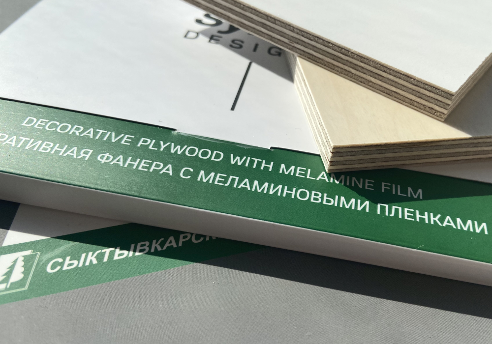 Plywood with decorative surface