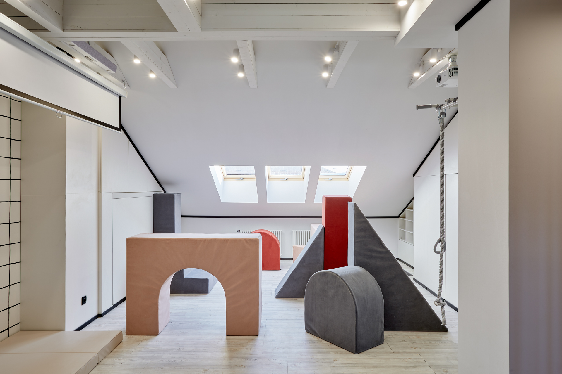 LAMARTY in the decor "WHITE" in the project "Dachny otvet" on NTV channel