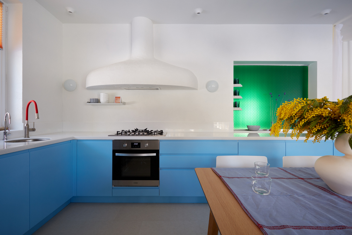 SyPly plywood in the Country Answer project on the NTV channel. Bunin, physalis and dacha minimalism