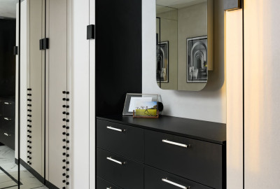 Шкаф (Хюгге)